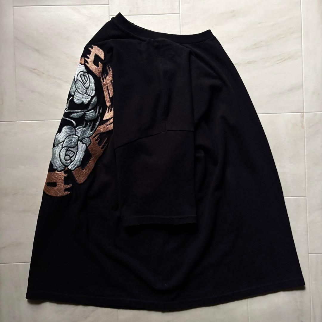 【韓国製】 レジェンダ アーチローズ刺繍Tシャツ 薔薇 ブラック フリーサイズ