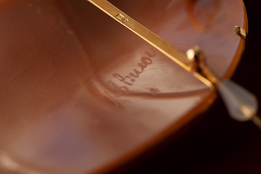 シェルカメオ　愛と美の女神アフロディーテ　k18　ブローチ　ペンダント