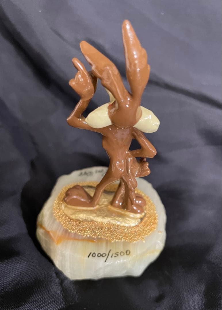 ワイリーコヨーテ 台座付きフィギュア アンティーク ルーニーテューンズ