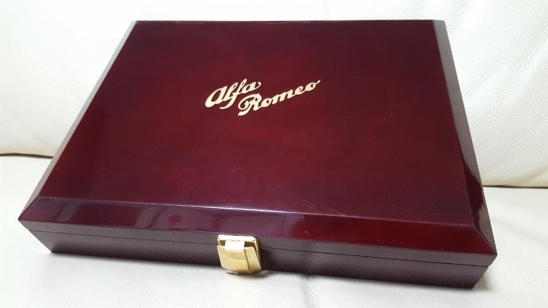 ★Alfa Romeo アルファロメオ★歴代 エンブレム コレクション