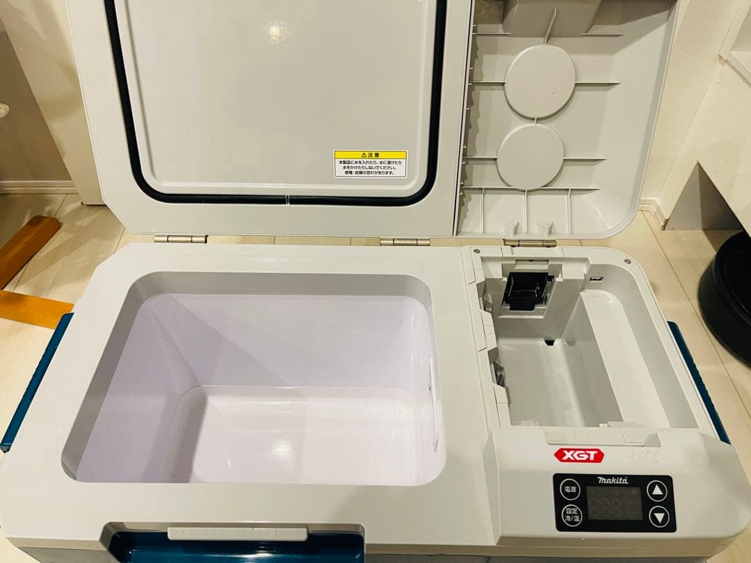 送料無料　MAKITA マキタ 充電式保冷温庫 CW001G クーラーボックス