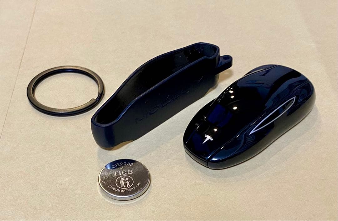 テスラ純正モデル3/Yキーフォブ(新品電池付)、テスラ純正モデルYキーバンド