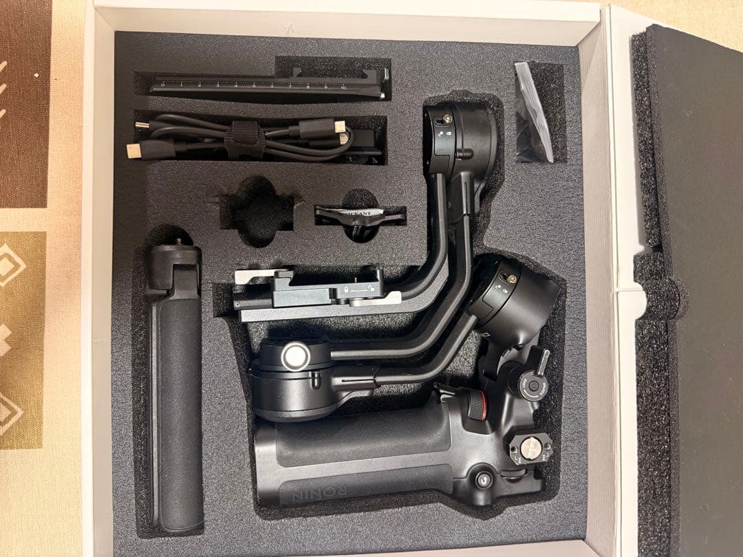 ビデオカメラ DJI RSC2 + SMALLRIG GRIP