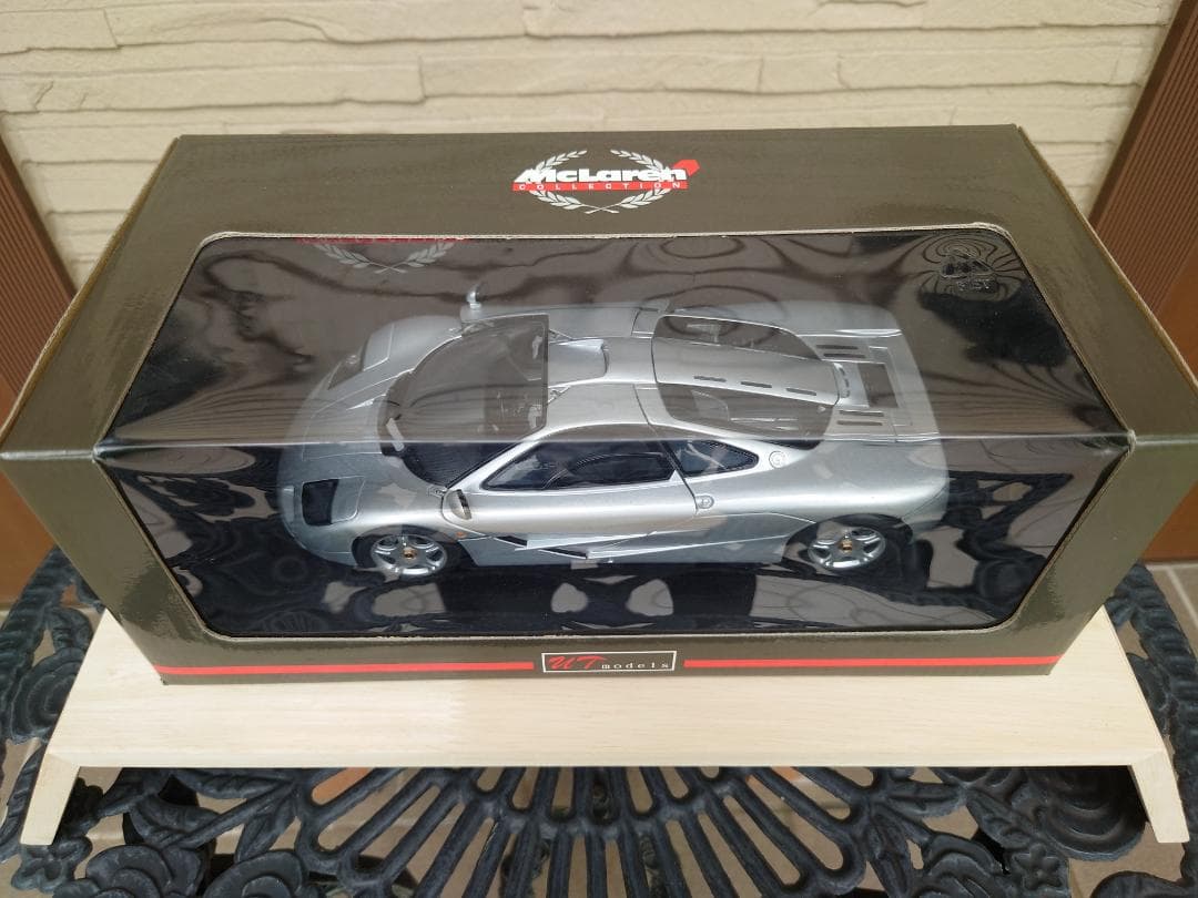 1/18 UT models（ユーティモデル）マクラーレンF1 ロードカー