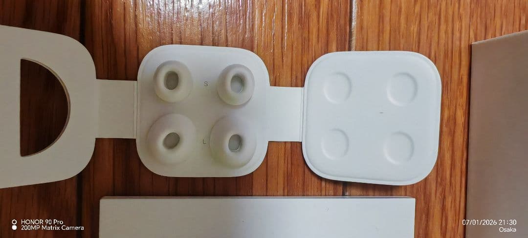 AirPods Pro ワイヤレス充電ケース付き問題なく動作します。