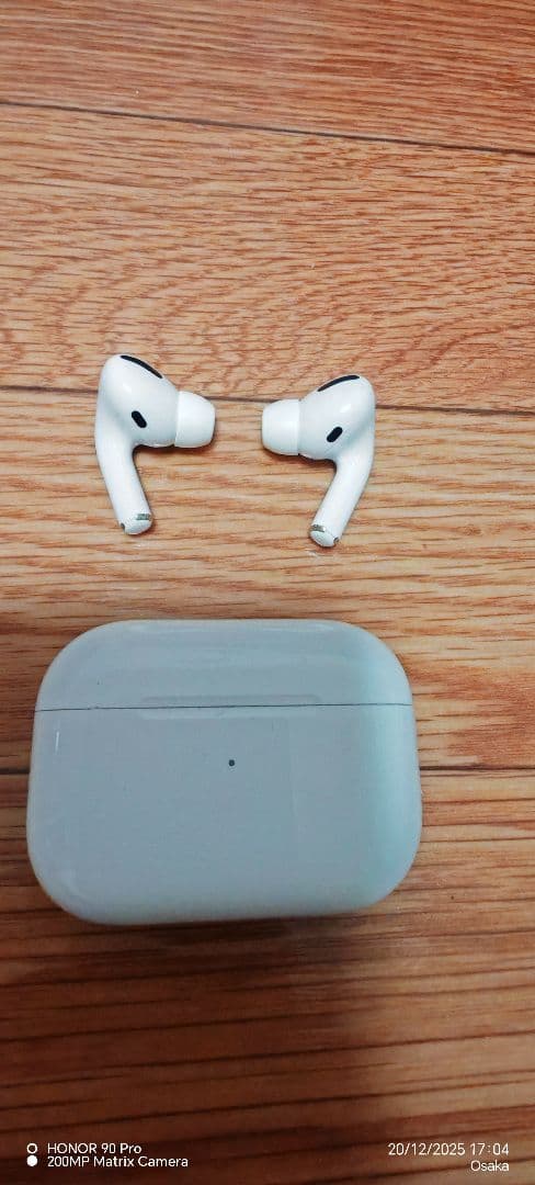 AirPods Pro ワイヤレス充電ケース付き問題なく動作します。
