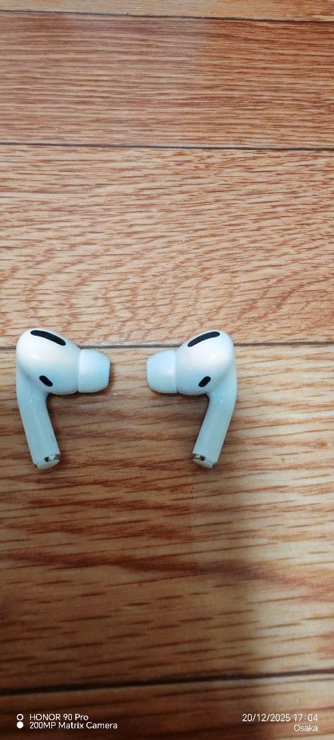 AirPods Pro ワイヤレス充電ケース付き問題なく動作します。