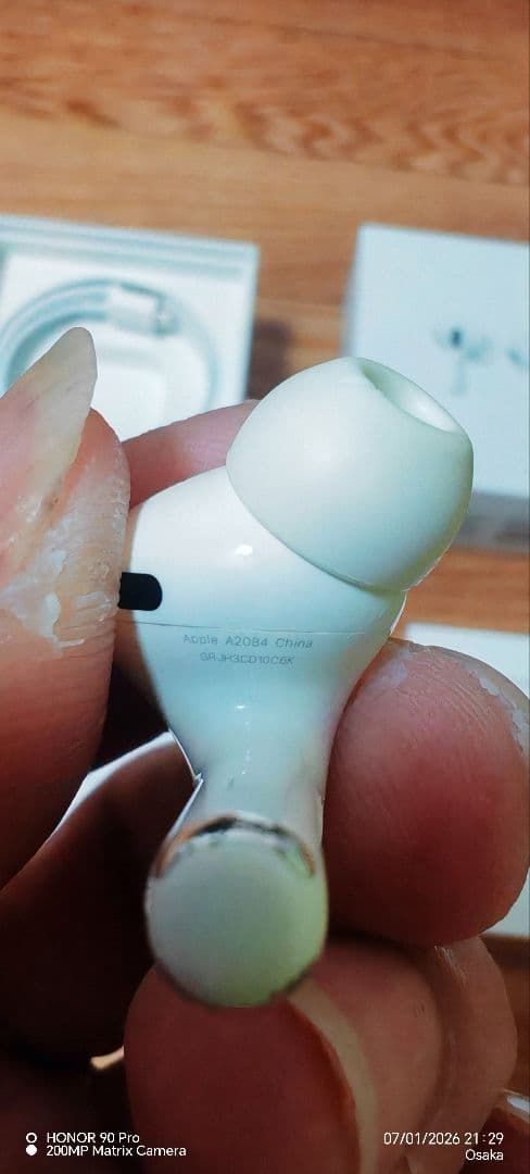 AirPods Pro ワイヤレス充電ケース付き問題なく動作します。