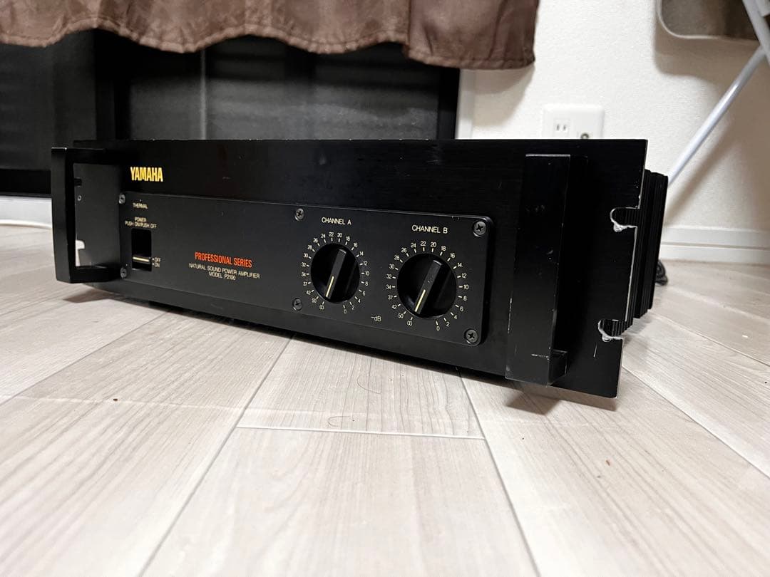 YAMAHA P2100パワーアンプ