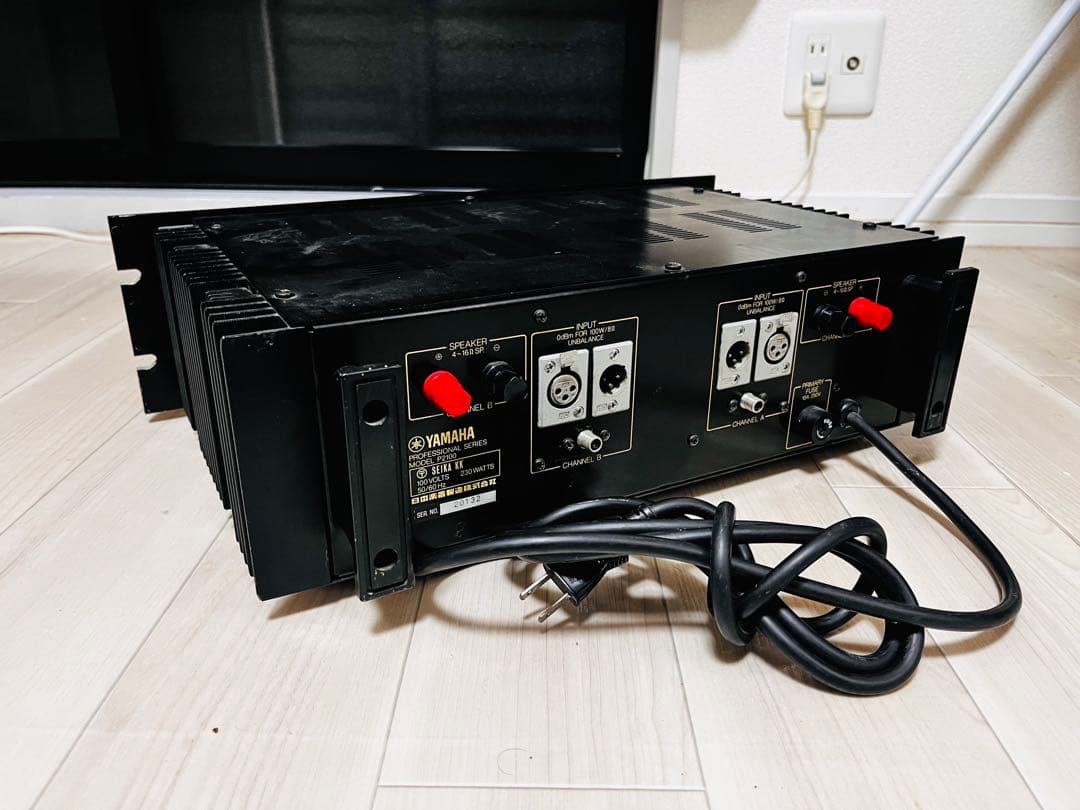 YAMAHA P2100パワーアンプ