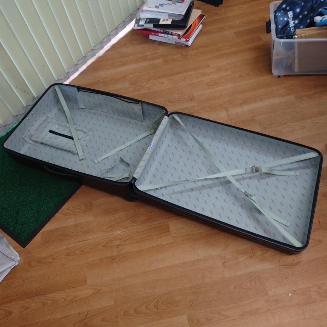 リモワ・スーツケース（２輪）