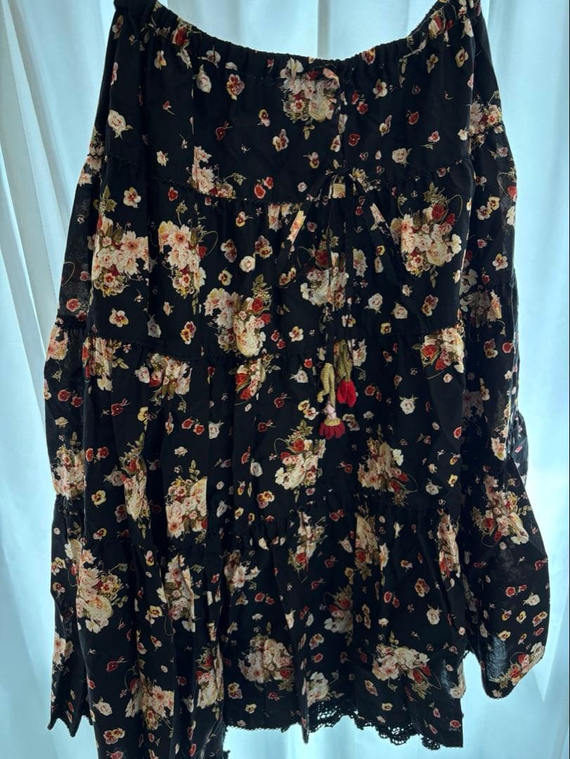 美品 PINK HOUSE 花柄フレアスカート 黒