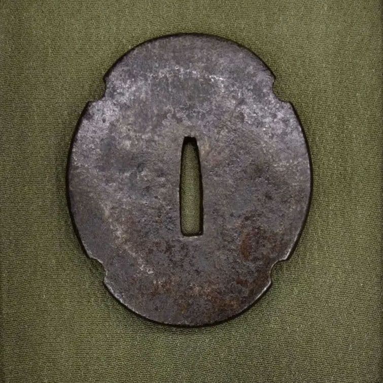 珍品　鍔　短刀鍔　鐔　短刀鐔　日本刀　居合　刀装具　アンティーク