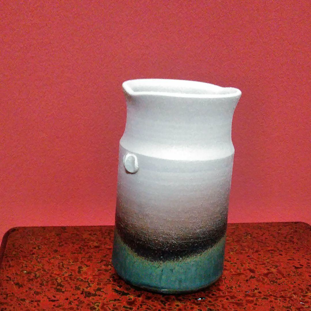 瀬戸焼~日展特選/評議員/審査員~加藤釥~釉彩蝶文花入