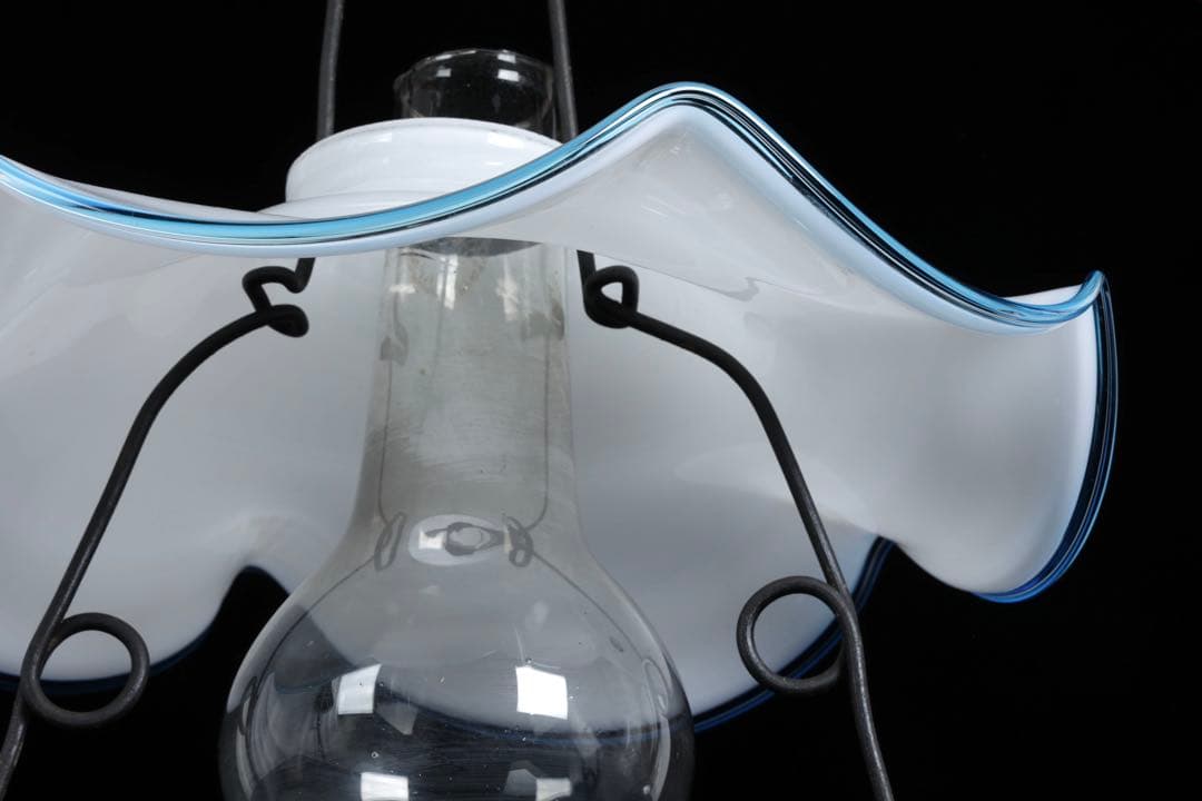 吊りオイルランプ 明治～大正期 水色縁乳白ガラス傘 大正ガラス 古美術 骨董品