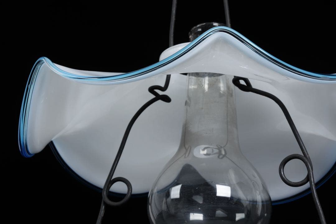 吊りオイルランプ 明治～大正期 水色縁乳白ガラス傘 大正ガラス 古美術 骨董品