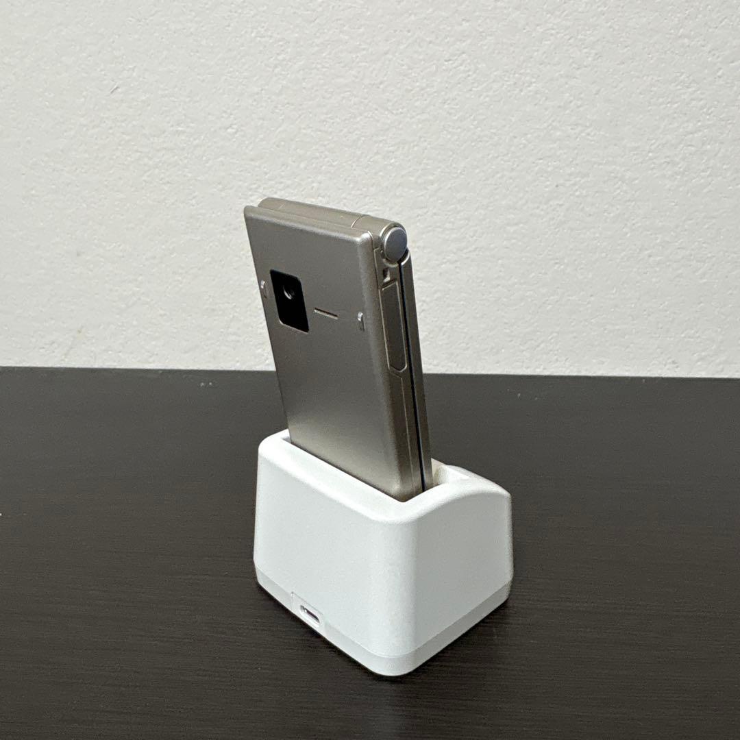 docomo F-41c スタンドセット　ガラホ