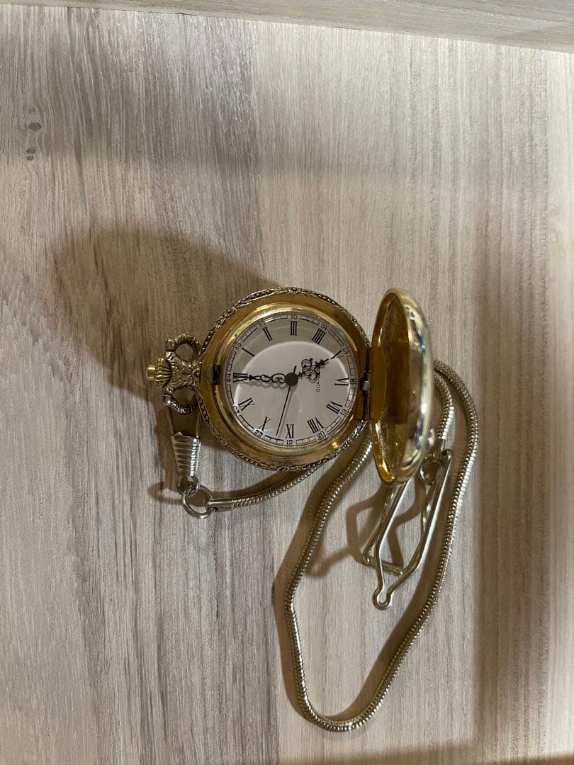 クォーツの懐中時計