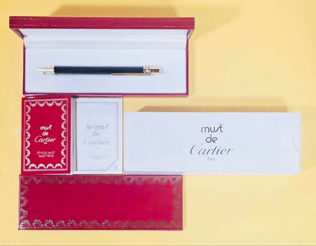 Must de cartierマストドゥカルティエ金色トリニティ黒ボールペン箱付
