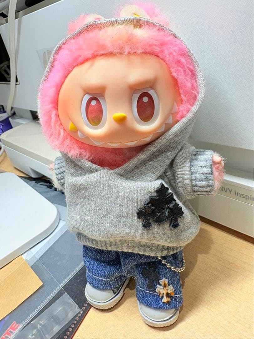 ひ*し様 labubuスリークロスパッチラブブ　超希少至極2点　オークション