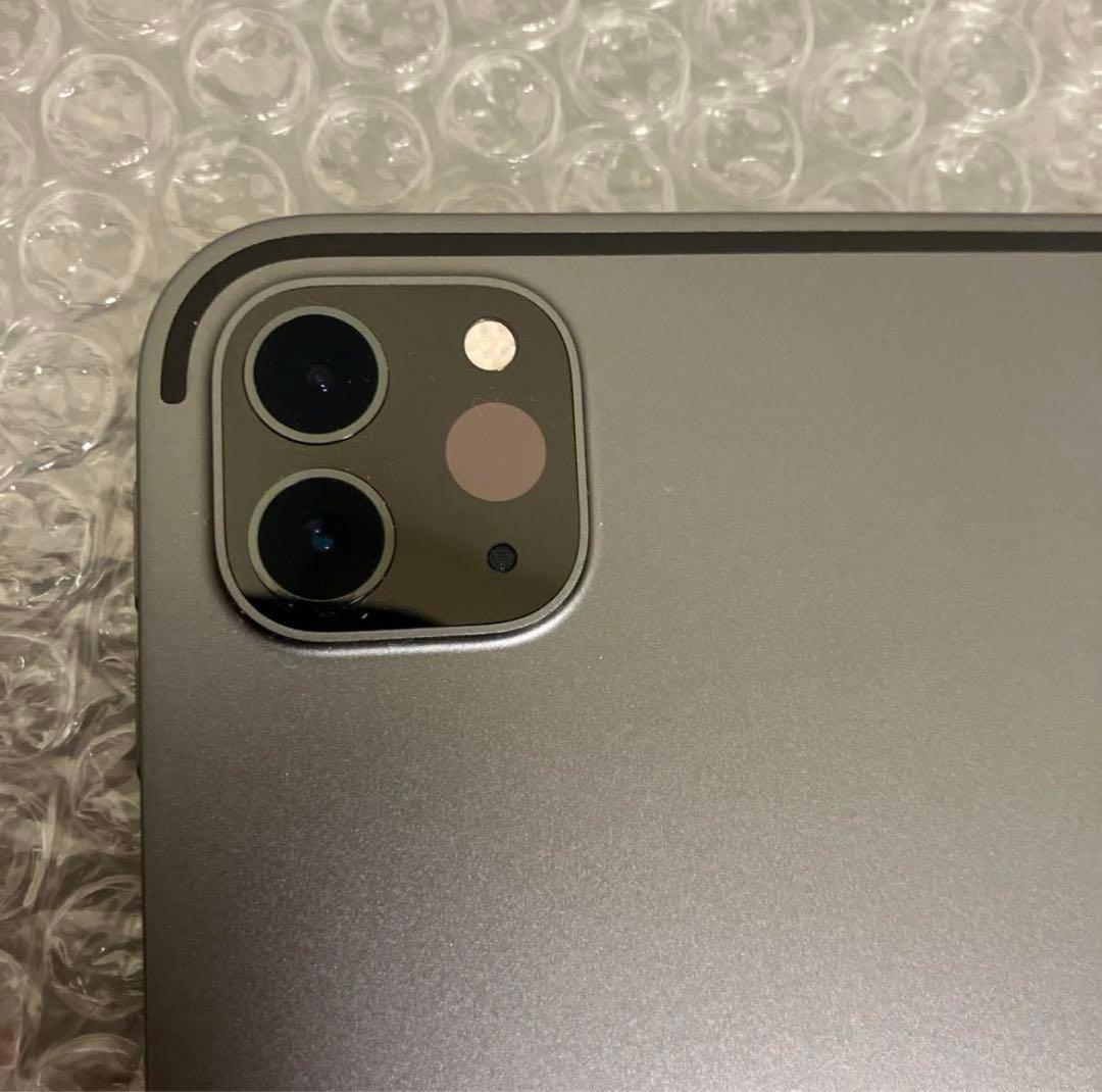 iPad Pro 256GBとケース2個