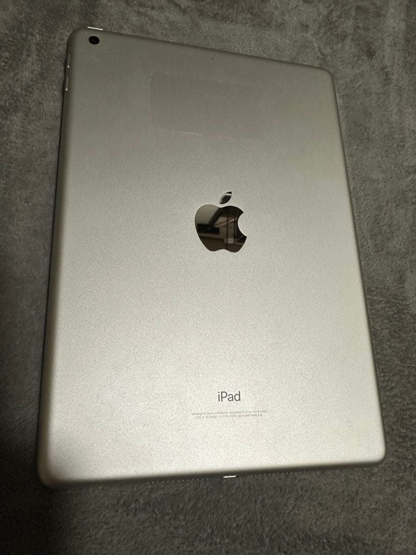 Apple iPad 第6世代 32GBホワイト 本体