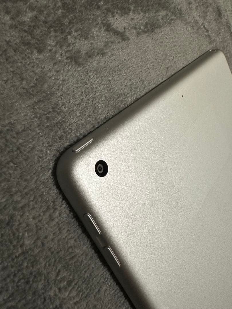 Apple iPad 第6世代 32GBホワイト 本体