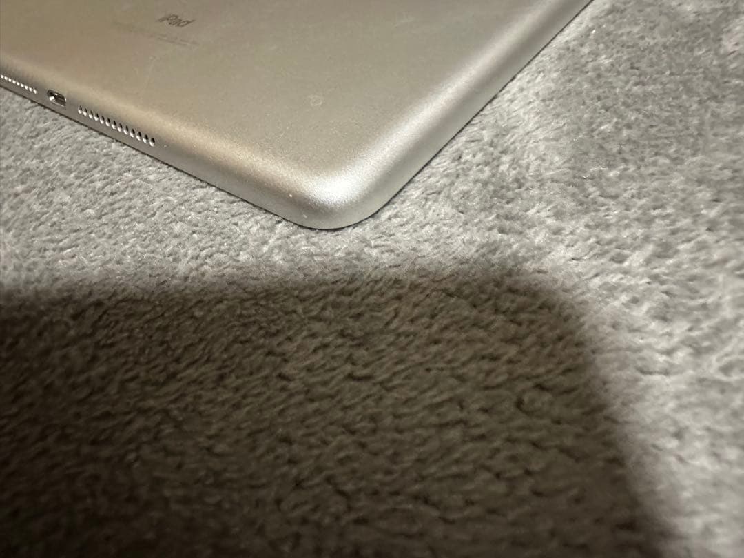 Apple iPad 第6世代 32GBホワイト 本体