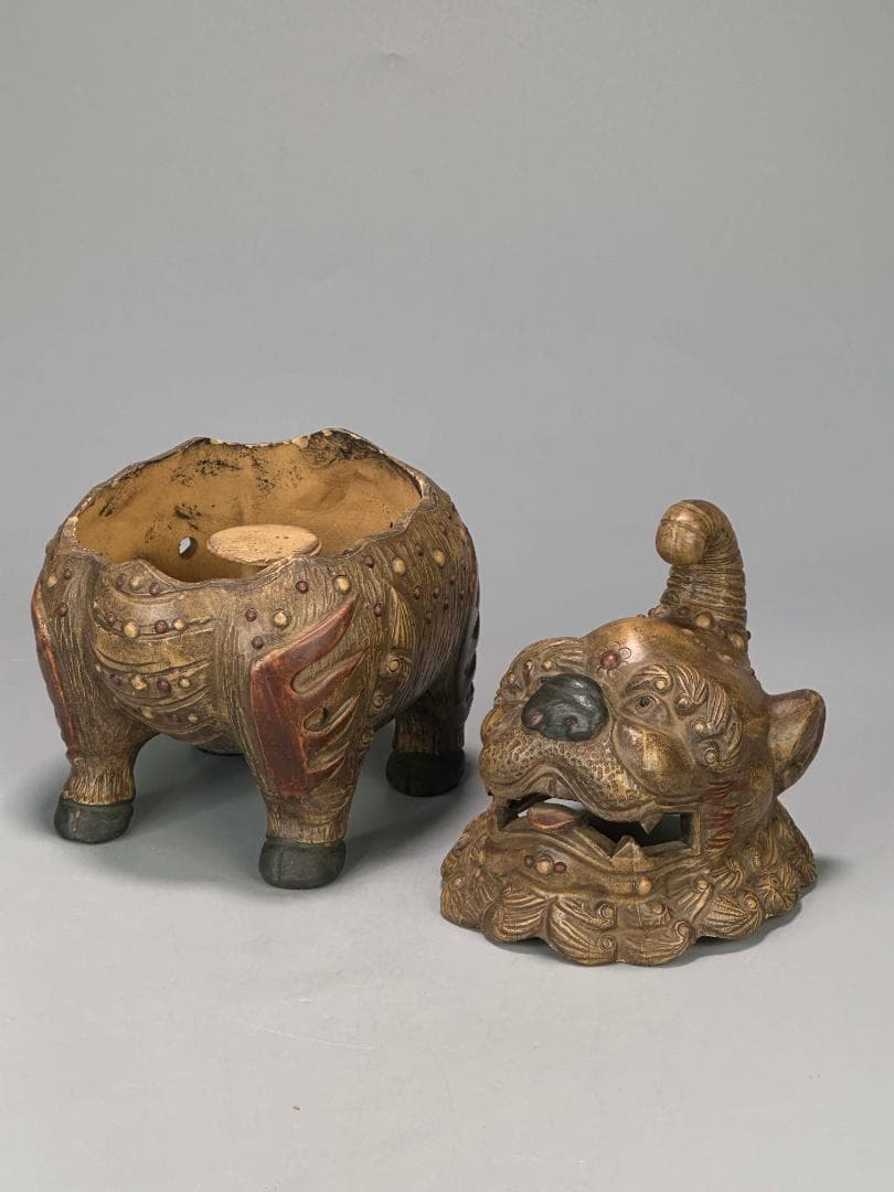 中国美術　中国宜興　紫砂　白泥　加彩紫砂獅子香炉　置物　唐物　古物