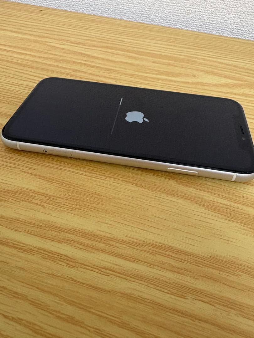 Apple iPhone XR ホワイト　64GB