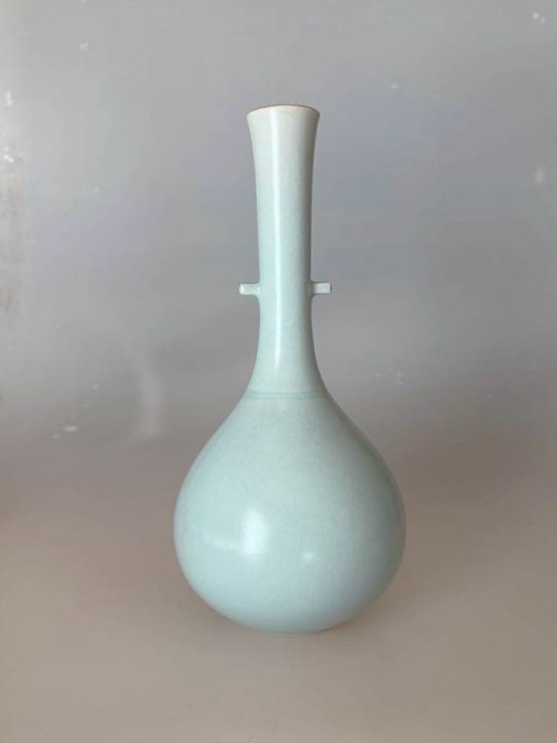 白磁耳付鶴首花瓶