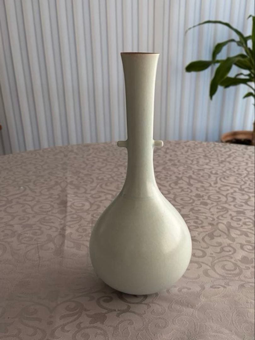 白磁耳付鶴首花瓶