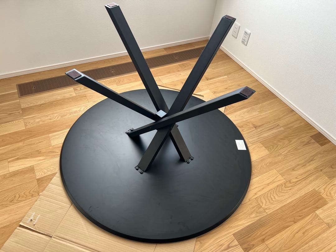 円形セラミックダイニングテーブル　ガリシアⅡ 送料込み