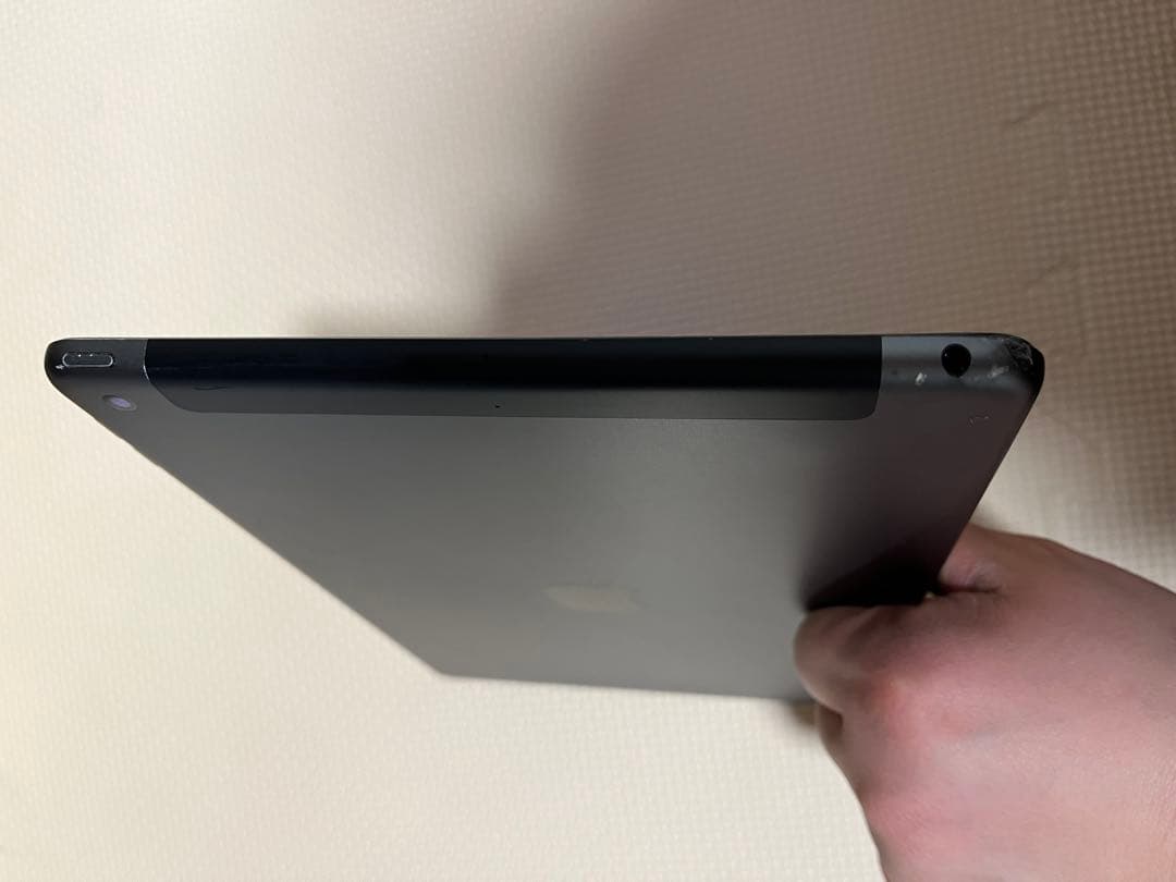 Apple iPad 第7世代 32GB スペースグレー SIMロック解除済