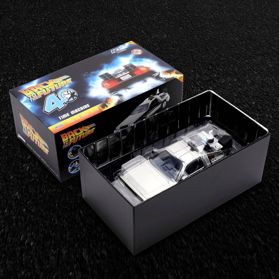 バック・トゥ・ザ・フューチャー デロリアン シルバーメッキ 1/24 ミニカー