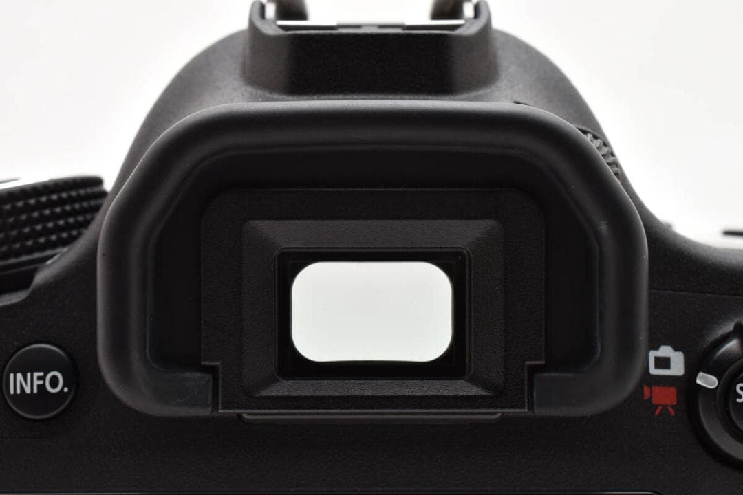 ■ 美品 ■ キャノン　Canon EOS 6D ボディ 《S数 6934回》