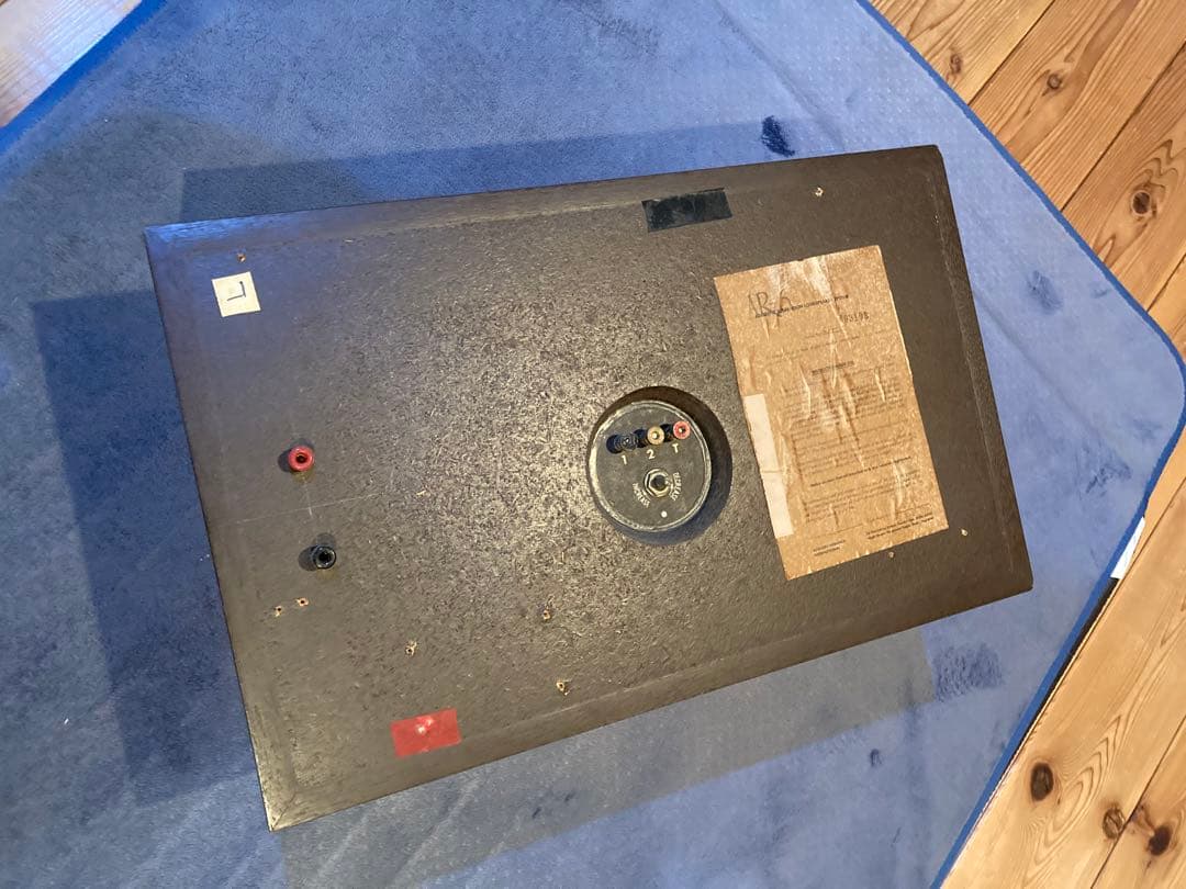 Acoustic Research AR-6 エンクロージャー