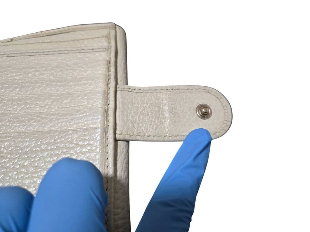 GUCCI インターロッキング　GG　二つ折り財布　レザー　ホワイト