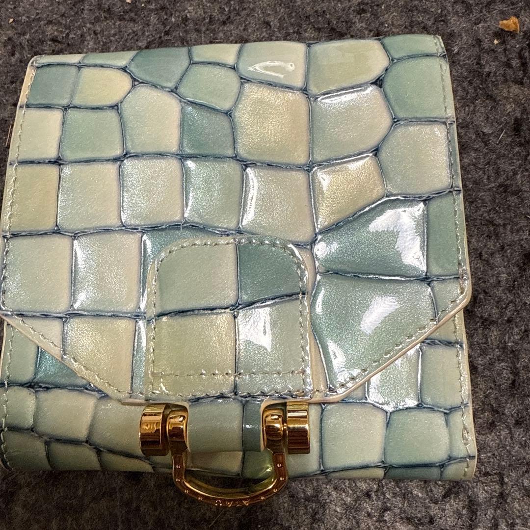 アタオ ロトオ エナメル仕上げ 二つ折り財布