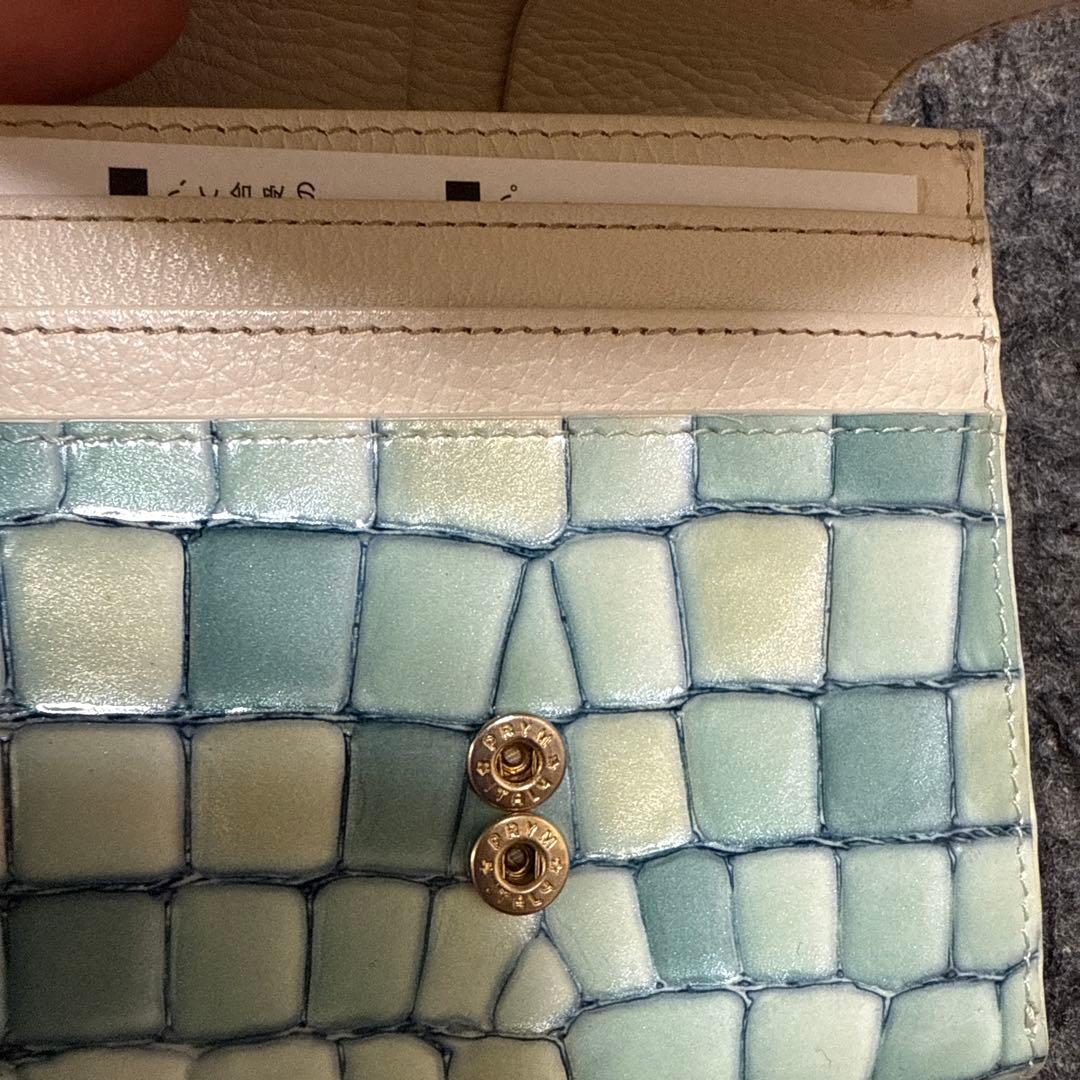 アタオ ロトオ エナメル仕上げ 二つ折り財布