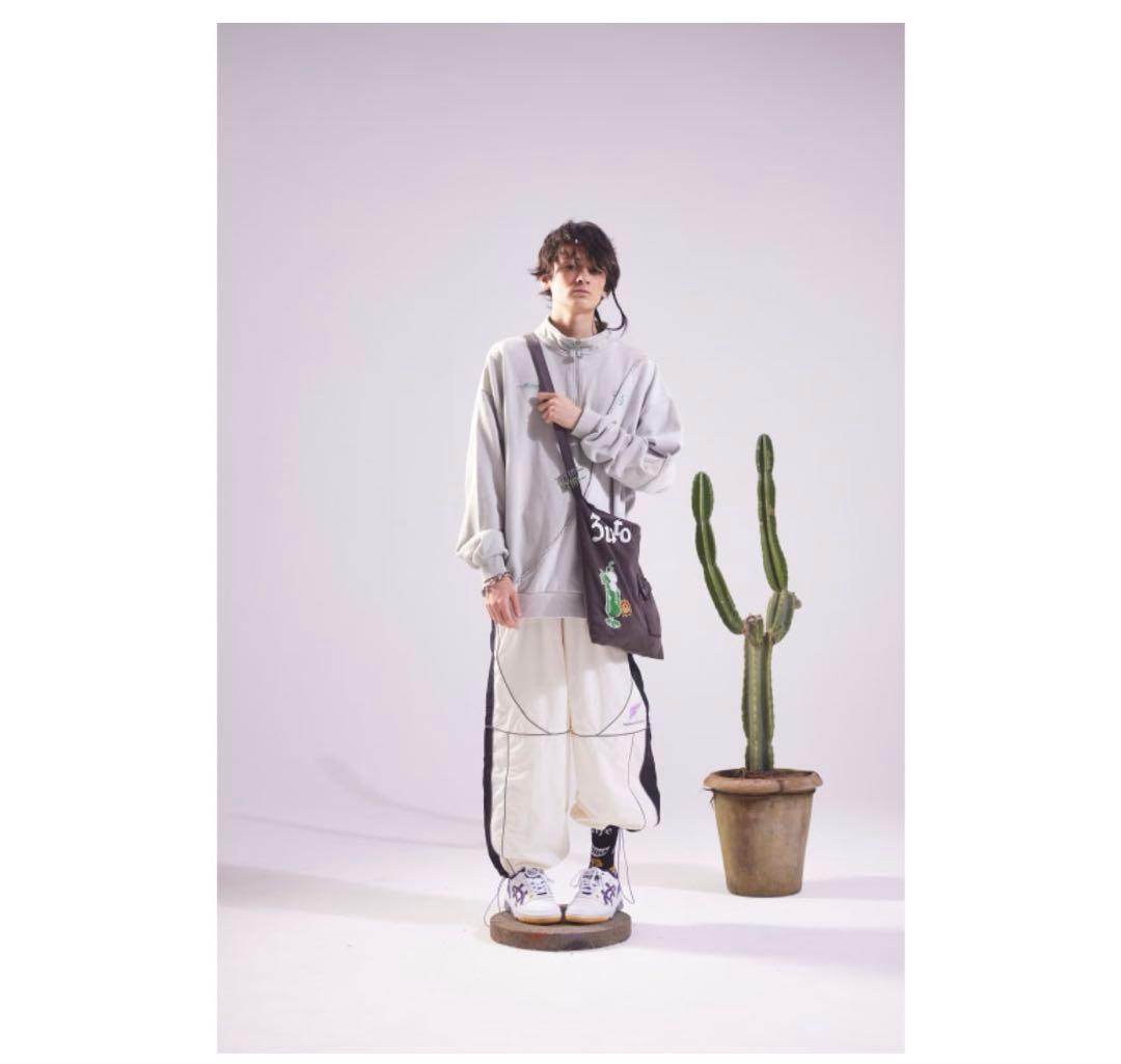 ずとまよ　愛ペガ　Half Zip Sweat Gray トレーナー　Lサイズ