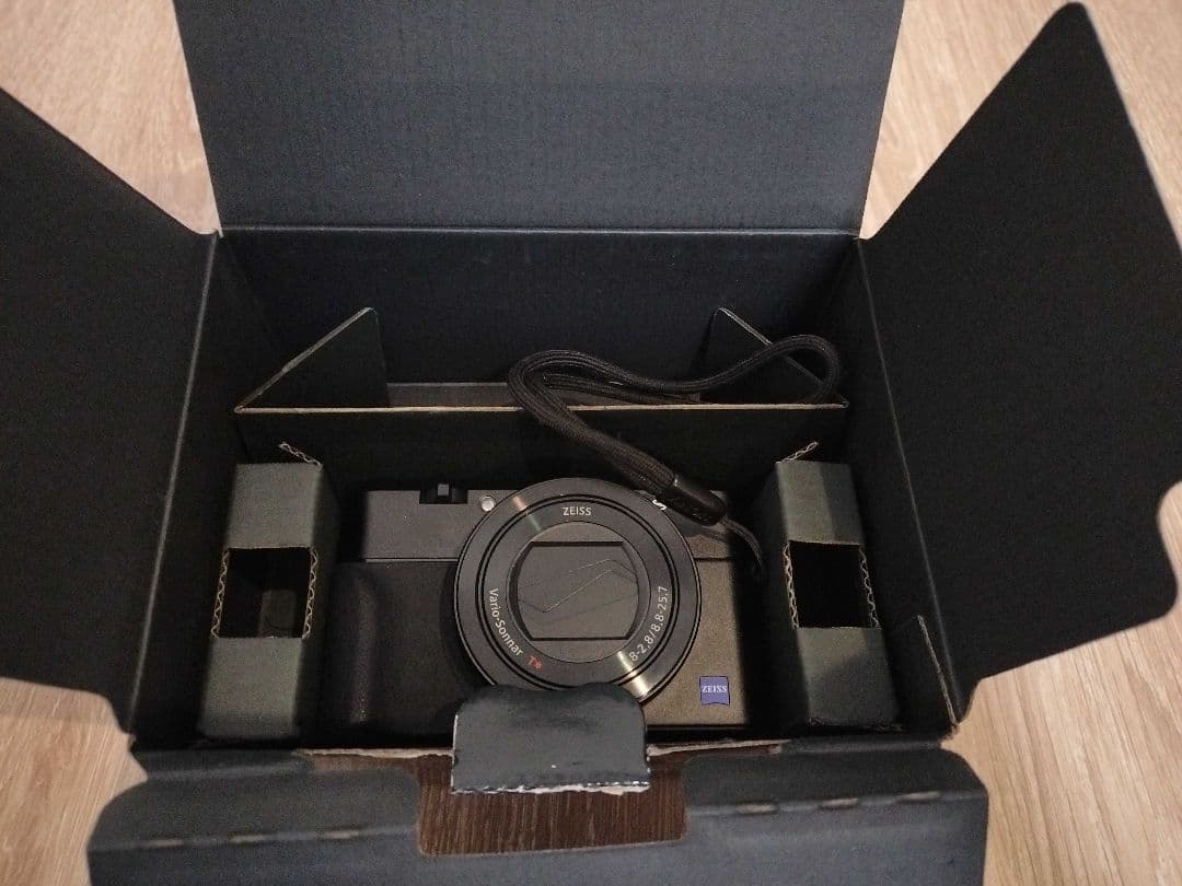 デジタルカメラ DSC RX100v