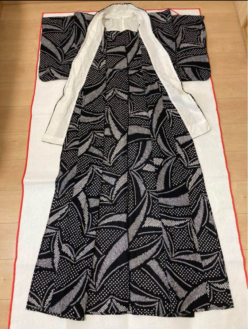 8の日限定セール！　浴衣　有松鳴海絞り　幾何学模様　裄67cm