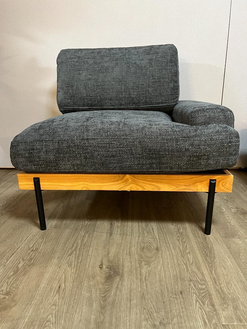 セール中　56 VENTOTA　ソファ Delos （デロス）