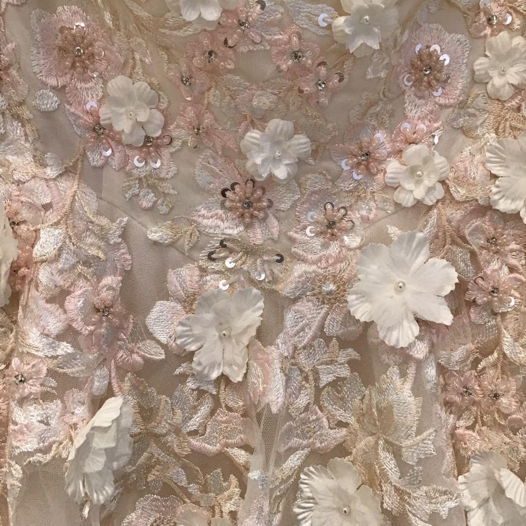 花刺繍オフショルダープリンセスラインウェディングドレス