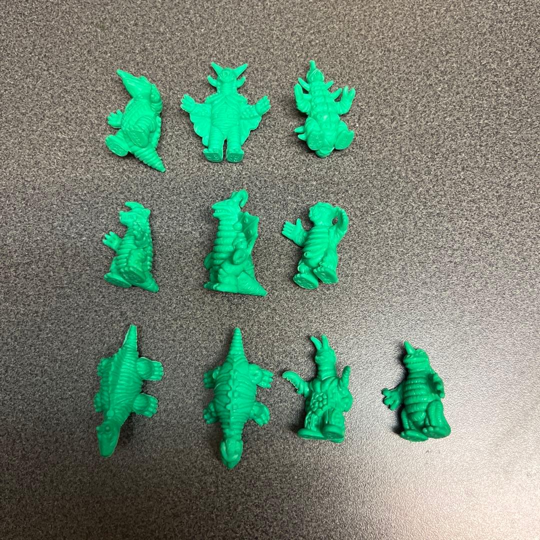 ウルトラマン怪獣消しゴム緑バラ売りOK‼️