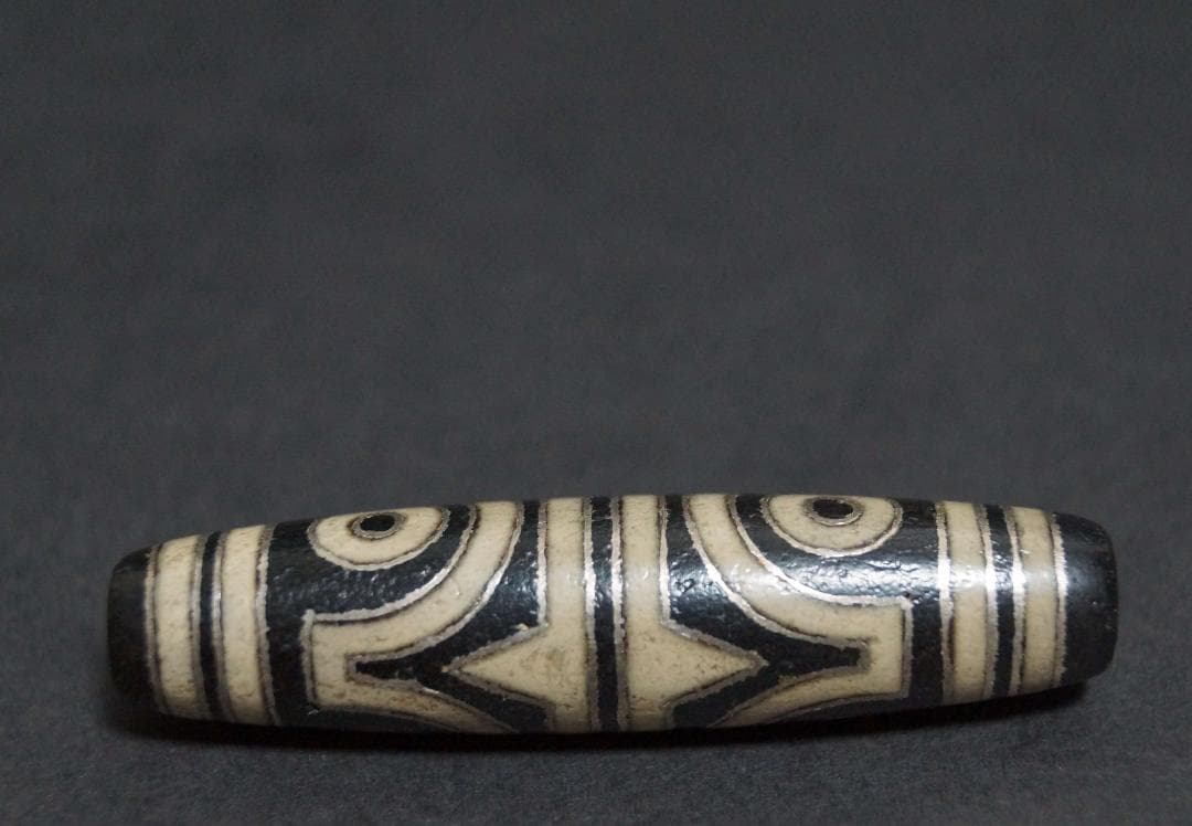 オールドチベット メノウ瑪瑙銀線象嵌『仏眼天珠』根付 緒締玉アゲートDziお守り