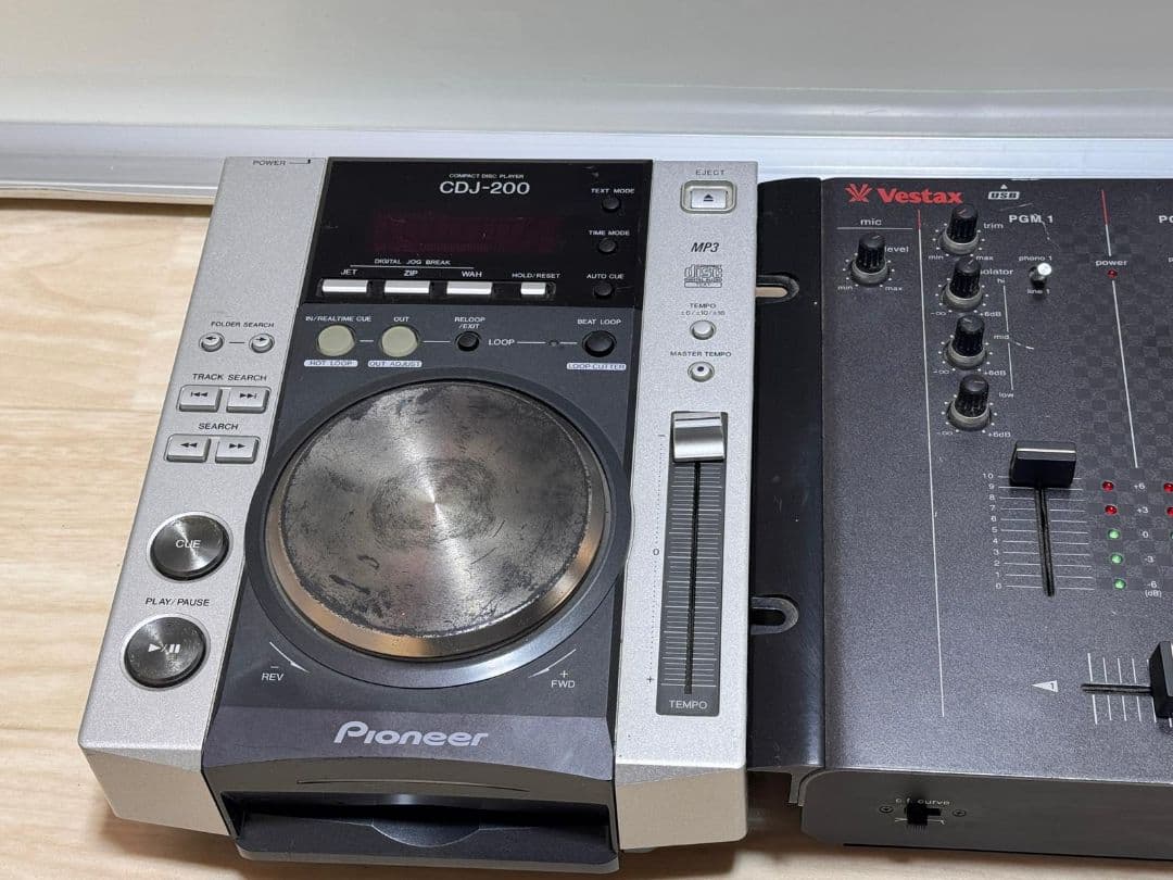 Pioneer、Vestax CDJ-200 & VMX-002XLU セット