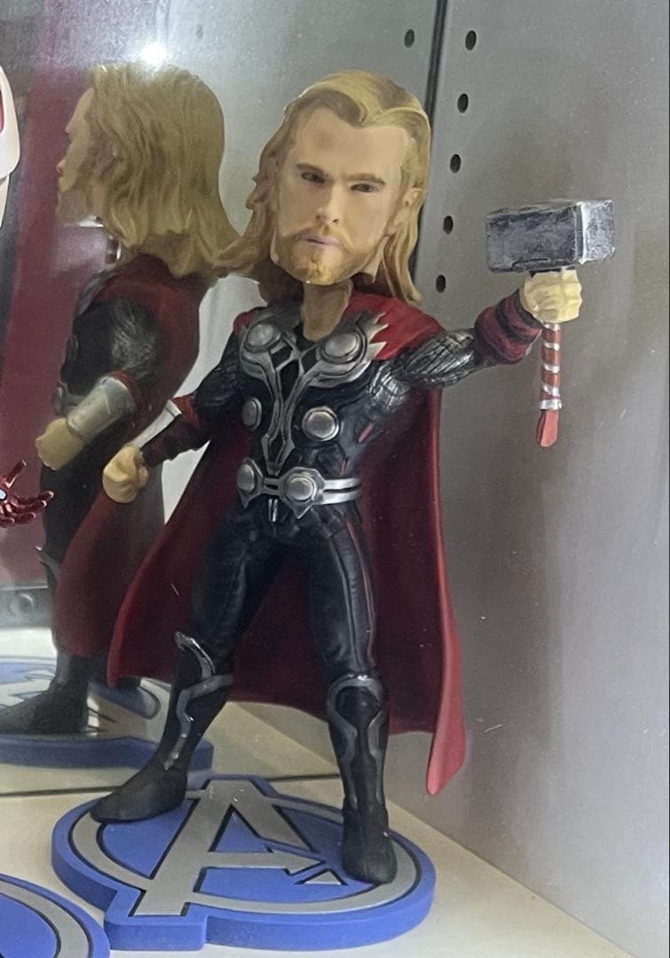 入手困難　美品　アベンジャーズ フィギュア　4体セット