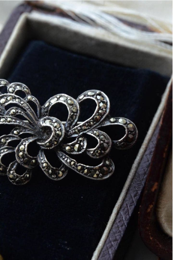 Antiques *Midi ✳︎vintage シルバー・マーカサイト ブローチ